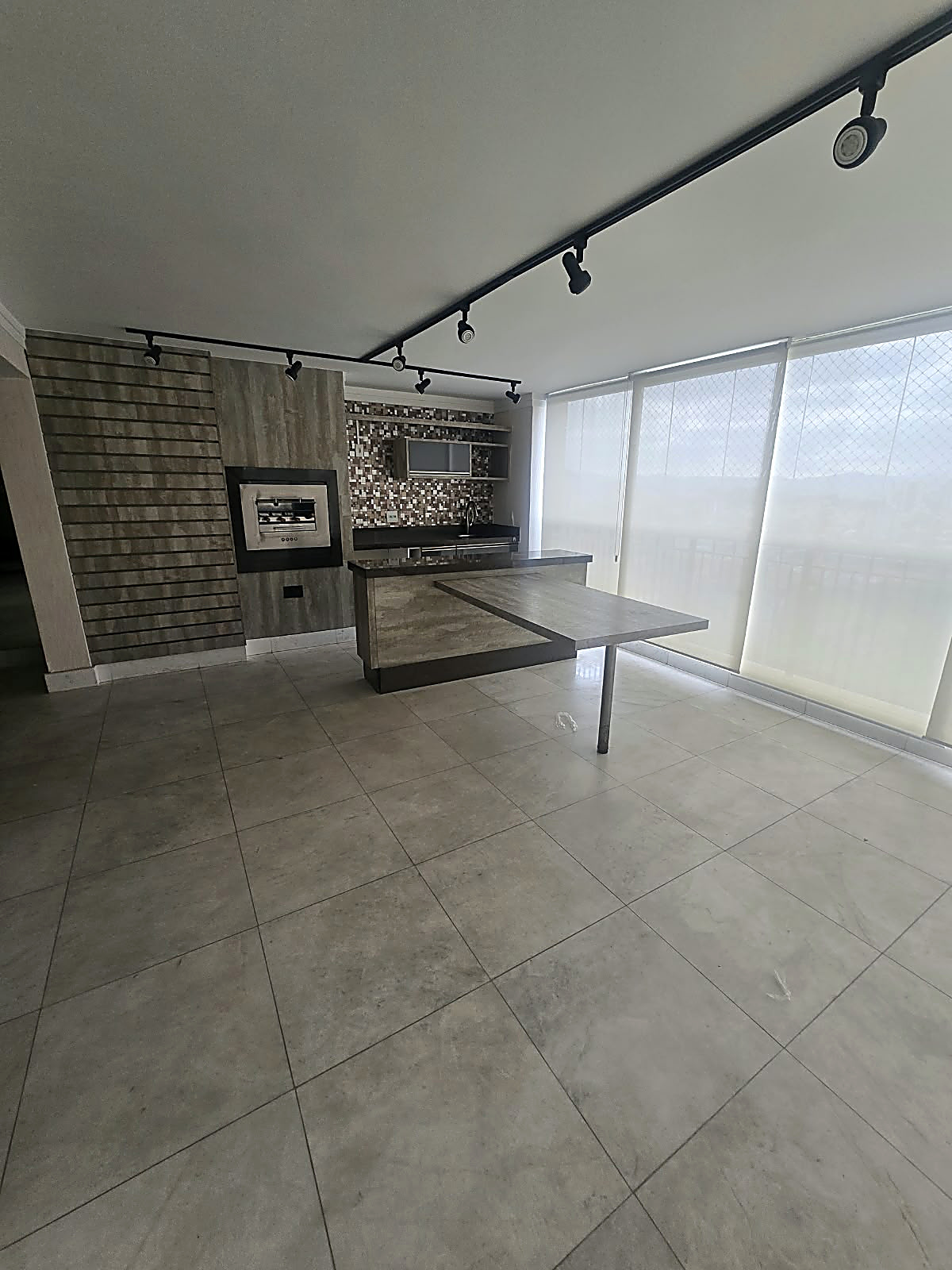 Varanda gourmet do apartamento à venda no Condomínio Square, Macedo, Guarulhos