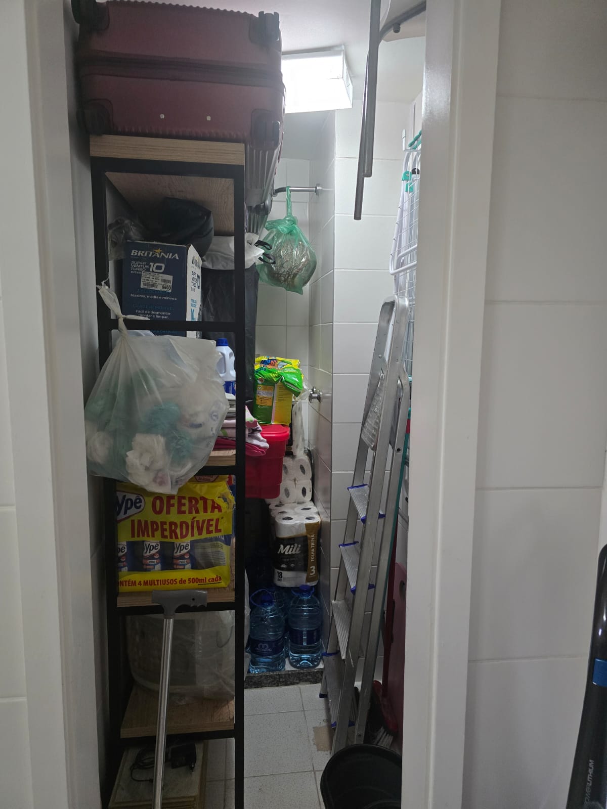 Despensa organizada do apartamento 115 m² no Condomínio Alegria, Guarulhos