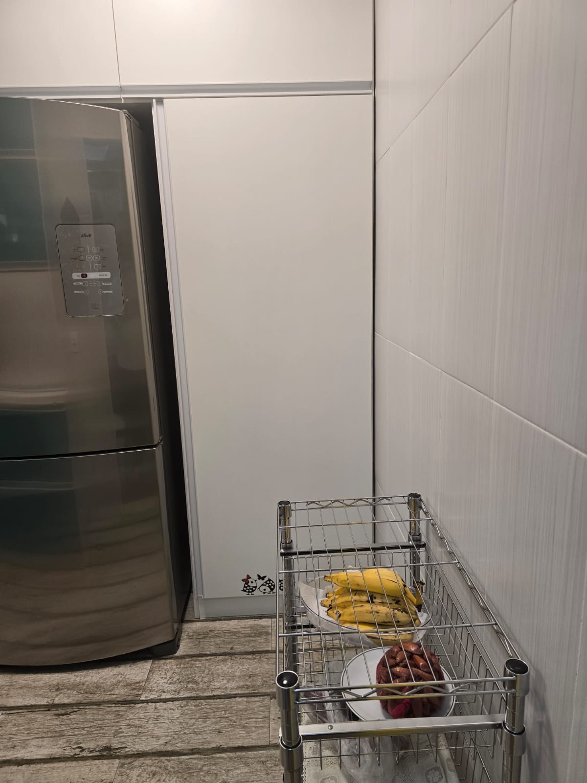 Cozinha com móveis planejados no Condomínio Alegria, Guarulhos