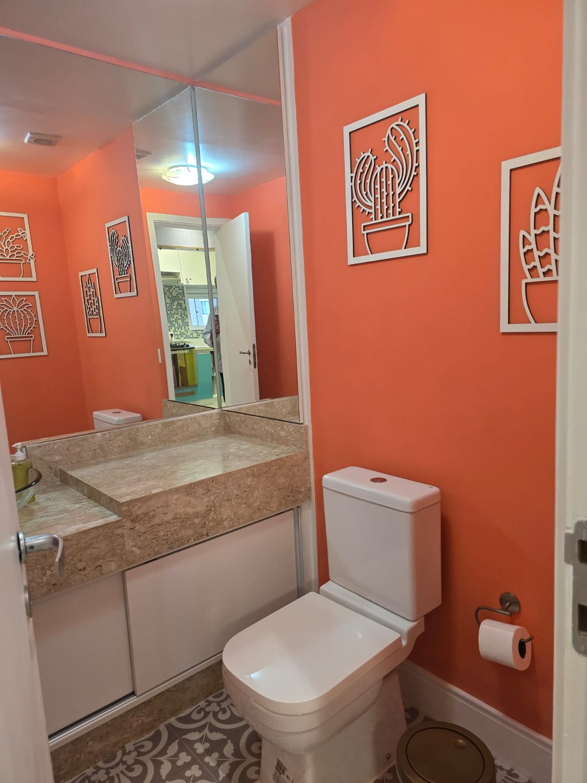 Banheiro do apartamento de 115 m² no Condomínio Alegria em Guarulhos